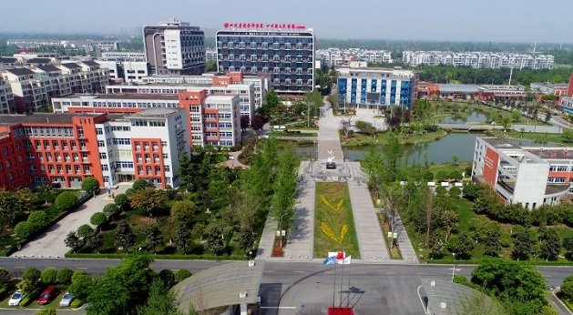 成都铁路卫生学校